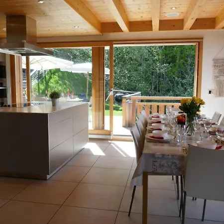 Ferienhaus Haute Sleeps 10 Wifi